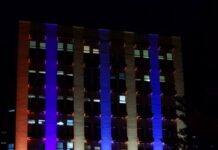 CHUC emite nota de pesar edificio do chuc centro hospitalar da universidade de coimbra iluminado a assinalar o dia internacional do enfermeiro