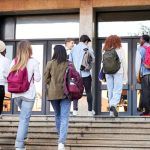 Ensino Secundário arranca a 21 de setembro para aliviar carga dos professores envolvidos nos exames
