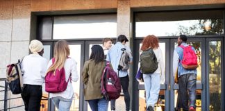 Ensino Secundário arranca a 21 de setembro para aliviar carga dos professores envolvidos nos exames